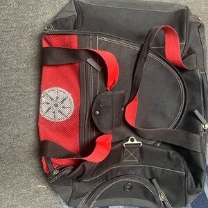 Vintage Marlboro multiple compartments travel duffle bag back country luggage